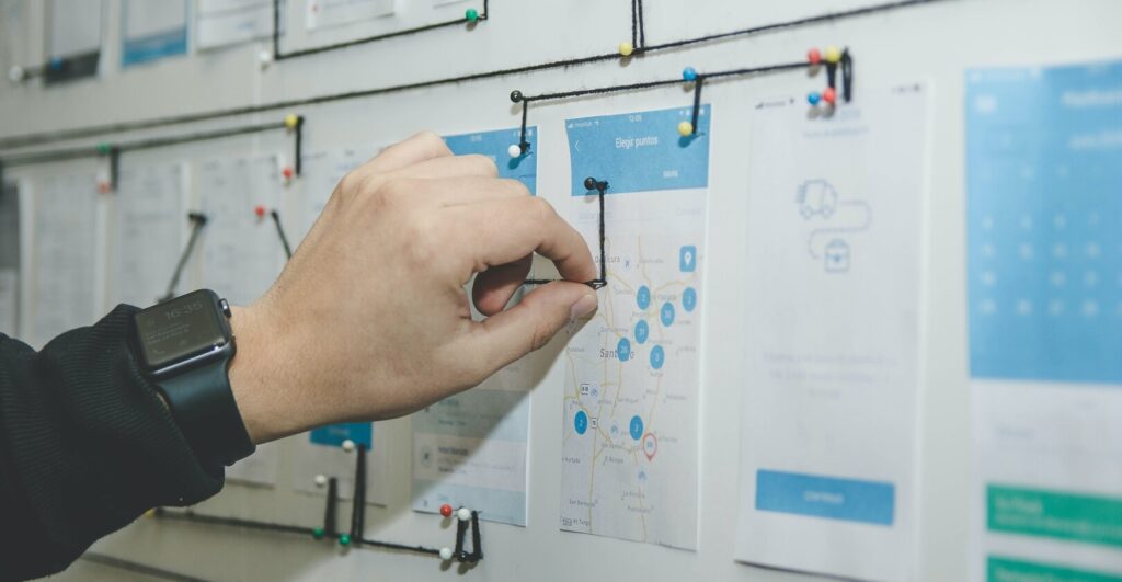 Blog Picture of The Best Note Taking Methods Explained, including the outline method.